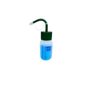 Pisseta Graduada em PE 125mL Tampa Verde Bico Curvo