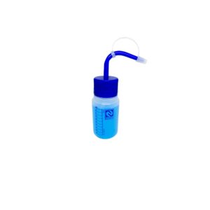 Pisseta Graduada em PE 125mL Tampa Azul Bico Curvo