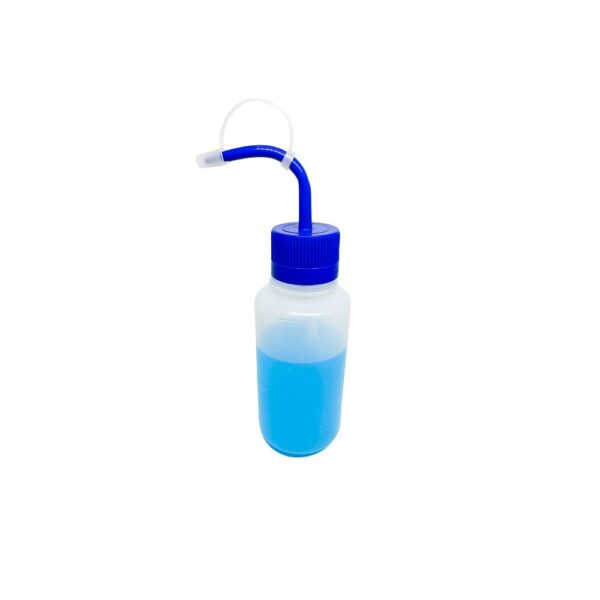Pisseta Sem Graduação em PE 250mL Tampa Azul Bico Curvo